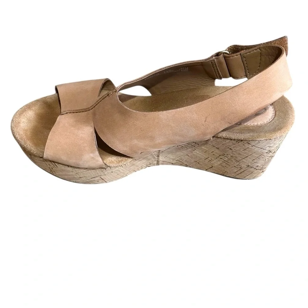 Clarks Caslynn Lizzie Artisan Cork Wedge Sandals Tan Beige Nubuck Size 7 1/2 W